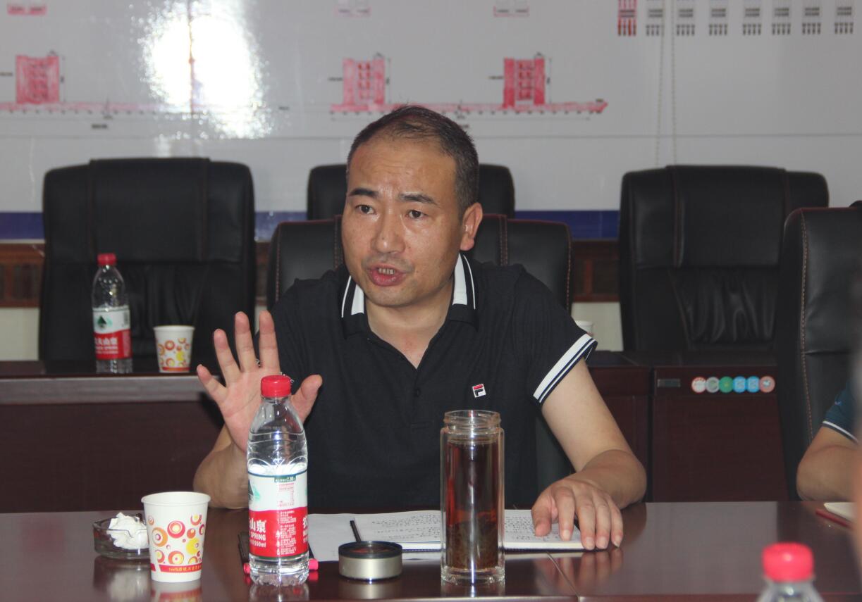 常德路桥集团召开8月份安全生产例会(图4) 常德路桥集团召开8月份安全生产例会(图4)